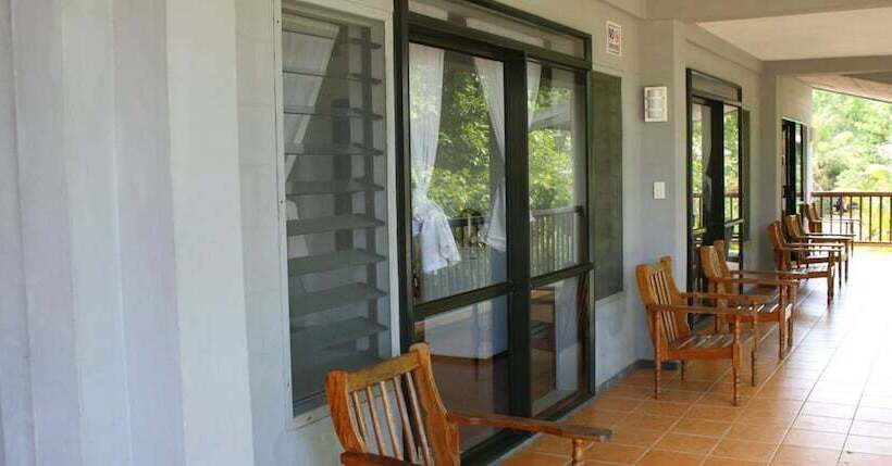 اتاق استاندارد با چشم‌انداز دریاچه, Lusia's Lagoon Chalets