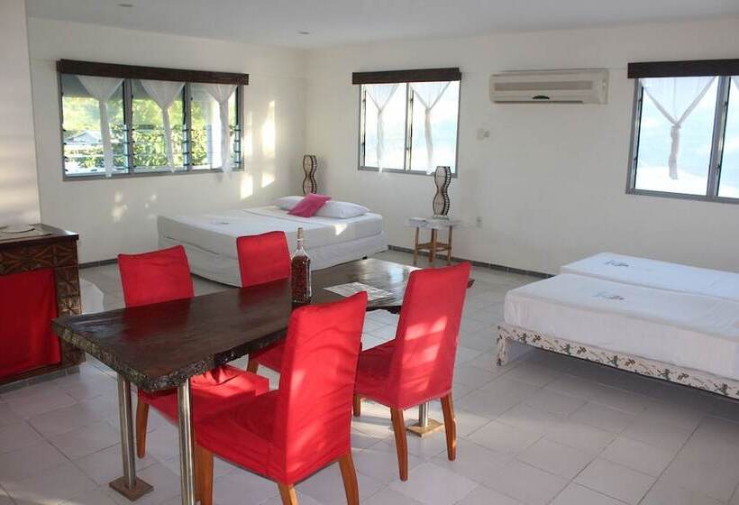 اتاق خانوادگی, Lusia's Lagoon Chalets