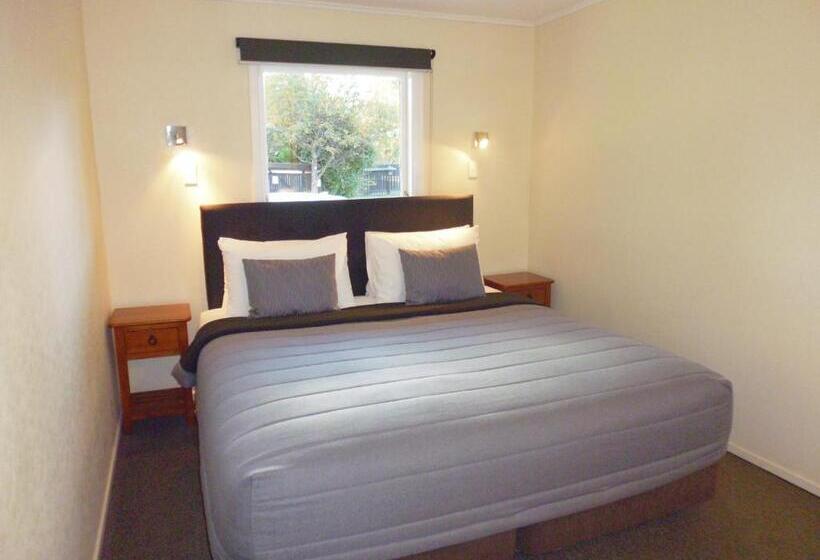 سوئیت با تخت بزرگ, Spa Lodge Motel