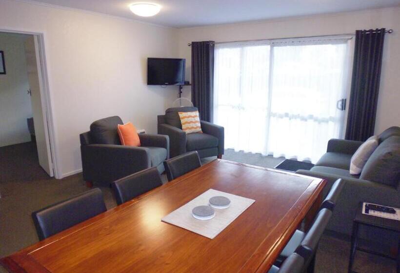 سوئیت با تخت بزرگ, Spa Lodge Motel