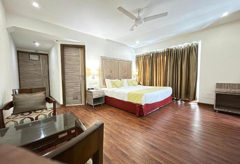 اتاق لوکس, Surasena Regal Vista Agra