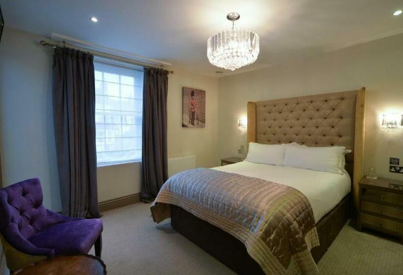 اتاق سوپریور با تخت بزرگ, The George At Backwell