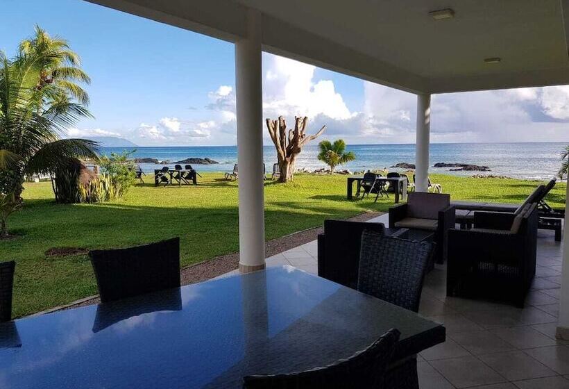 1 Bedroom Deluxe Apartment Sea View, Beach Cottages