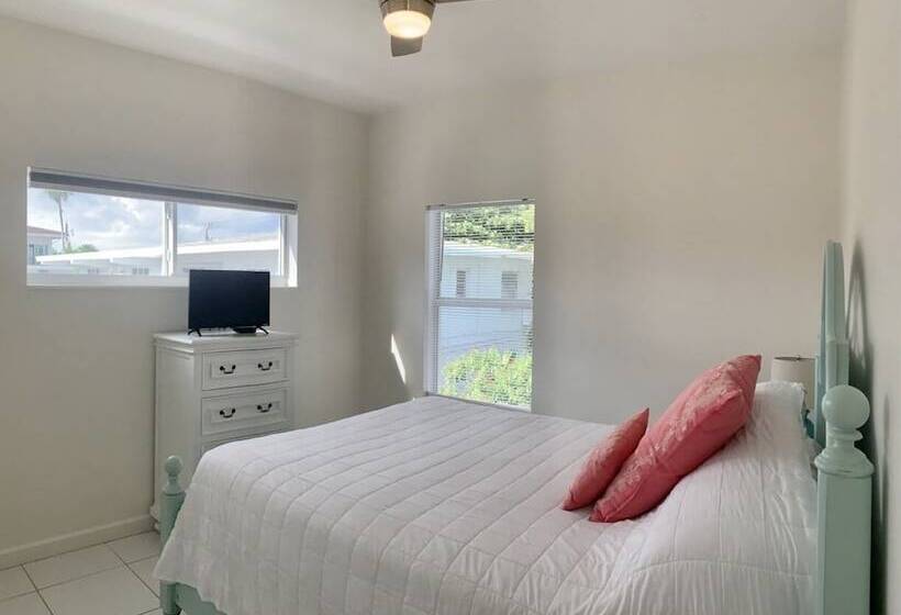 2 Bedroom Deluxe Apartment Side Sea View, Sea Spray Inn