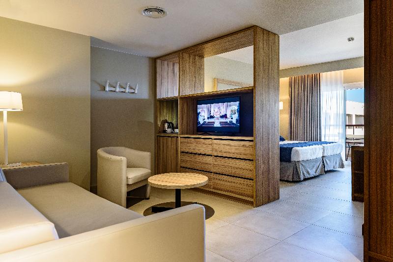 سوییت جونیور, Estival Park Almaris