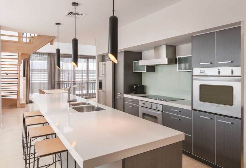 1 Bedroom Penthouse Apartment, Adina Apartment Hotel Auckland Britomart