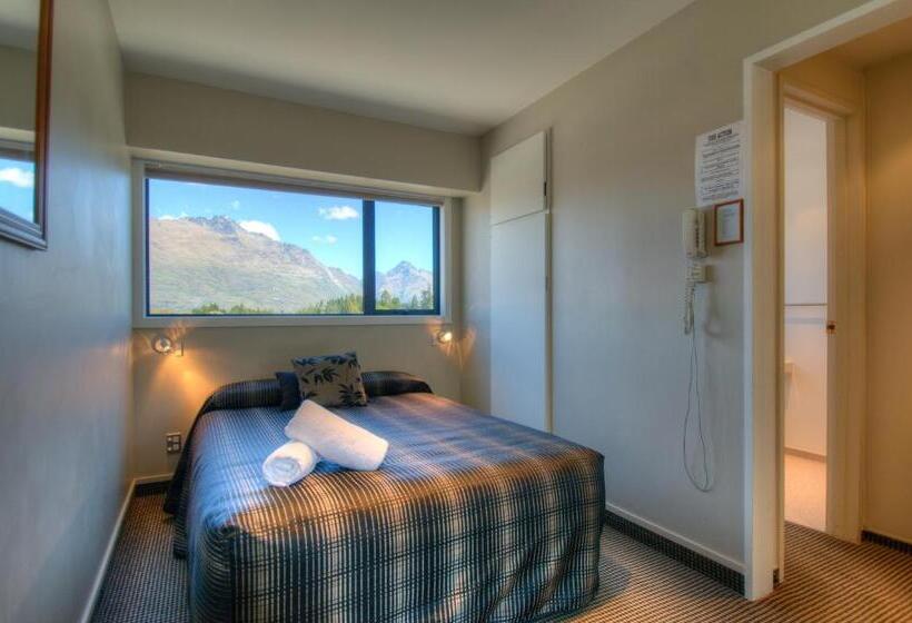استودیوی استاندارد, Four Seasons Motel