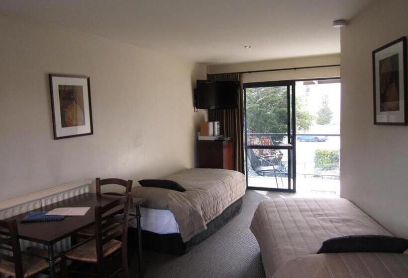 آپارتمان 1 خوابه, Four Seasons Motel