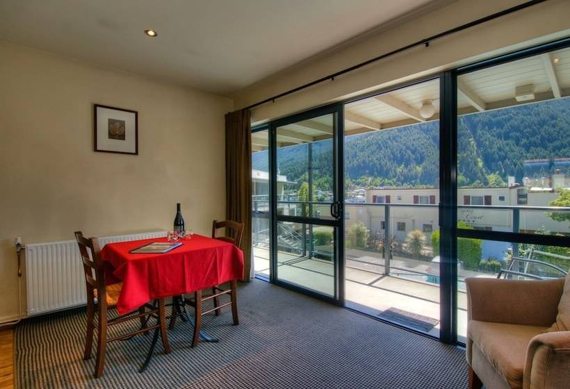 استودیوی استاندارد, Four Seasons Motel