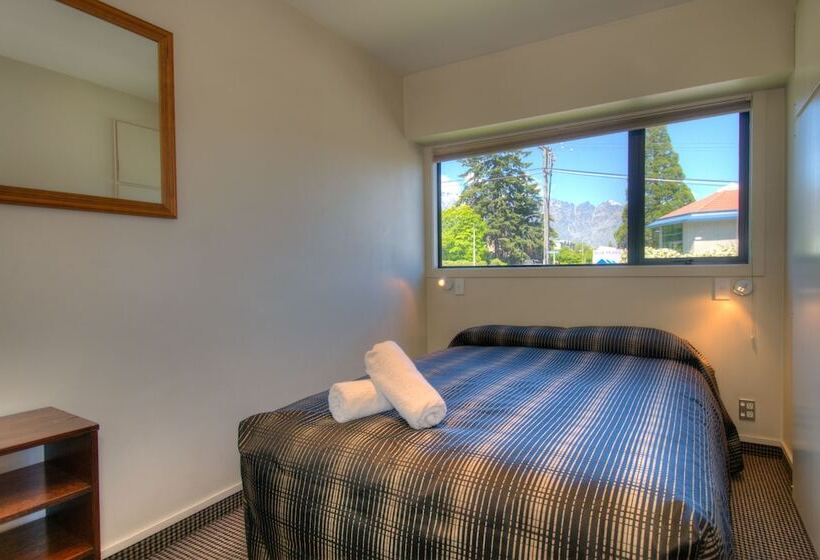 استودیوی استاندارد, Four Seasons Motel