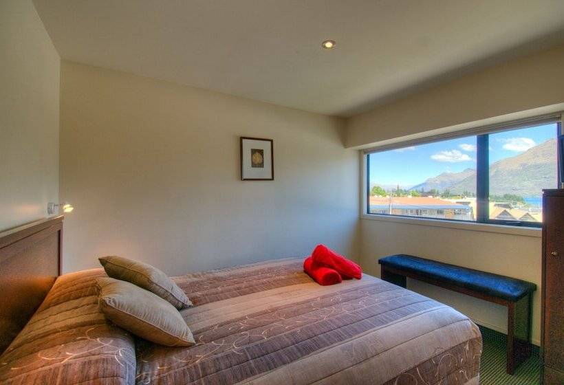 سوییت اجرایی, Four Seasons Motel