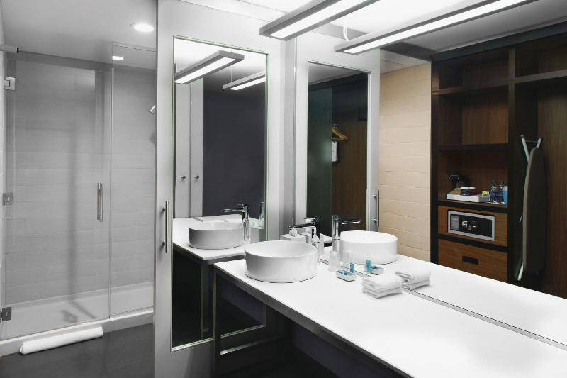 带大床的套房, Aloft Raleighdurham Airport Brier Creek