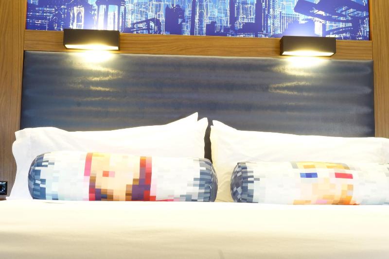 带大床的套房, Aloft Raleighdurham Airport Brier Creek