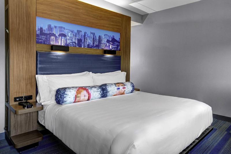 带大床的套房, Aloft Raleighdurham Airport Brier Creek