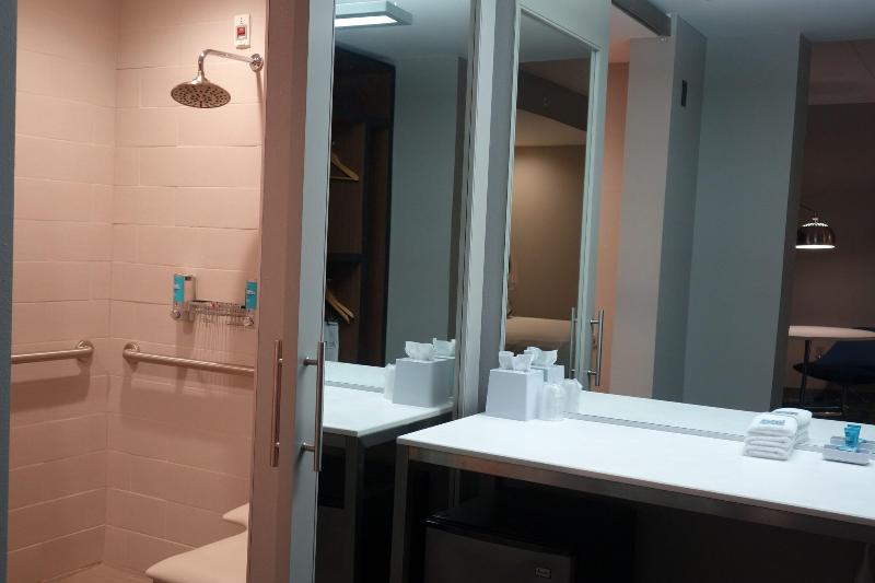 带大床的标准间, Aloft Raleighdurham Airport Brier Creek