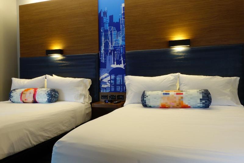 带特大床的标准间, Aloft Raleighdurham Airport Brier Creek