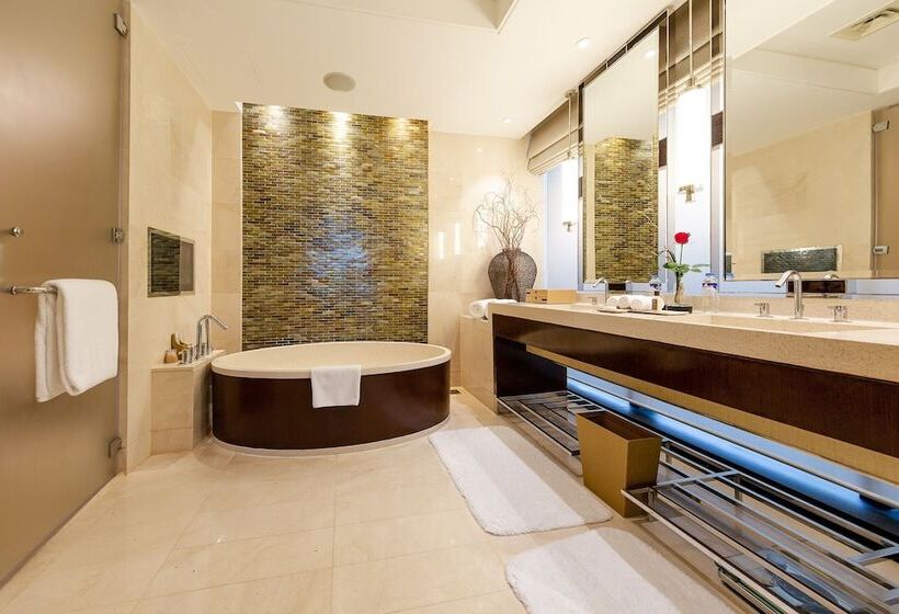 سوئیت پریمیوم, City Of Dreams   Nüwa Manila