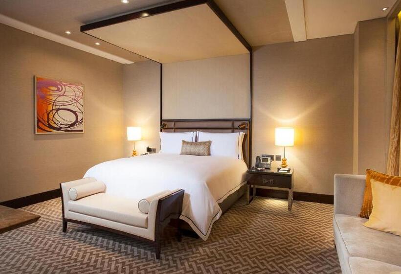 اتاق لوکس با تخت بزرگ, City Of Dreams   Nüwa Manila