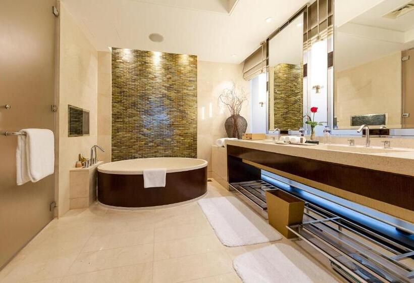سوئیت پریمیوم, City Of Dreams   Nüwa Manila