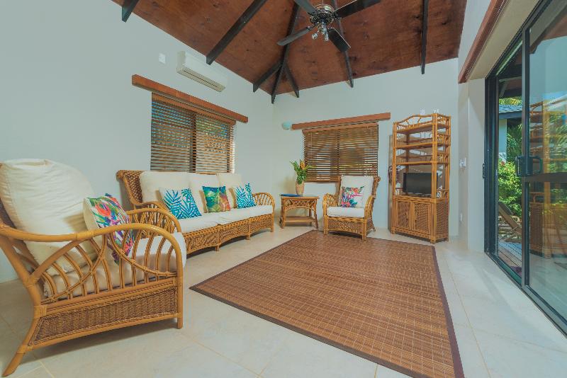 ویلای 2 خوابه, Muri Beach Resort