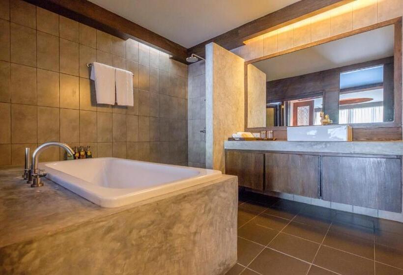 اتاق لوکس با چشم‌انداز استخر, Naina Resort & Spa   Sha Extra Plus