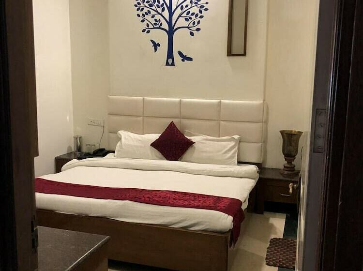 Chambre Deluxe, Namaskar