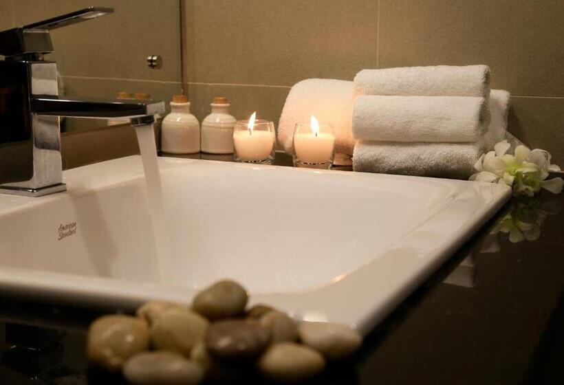 اتاق لوکس, Nature Trails Boutique
