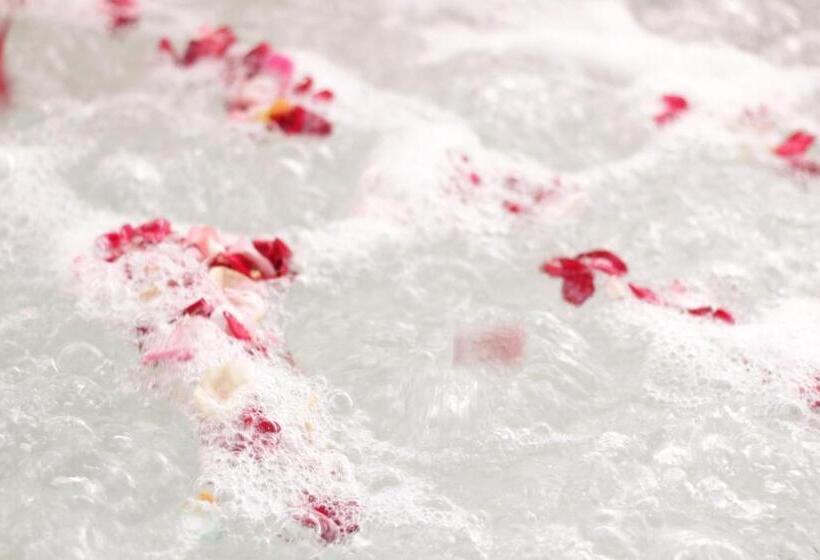 سوییت, Paradise Spa