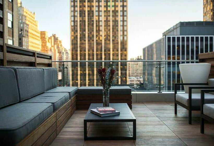 اتاق استاندارد با تخت دوبل, Renaissance New York Midtown