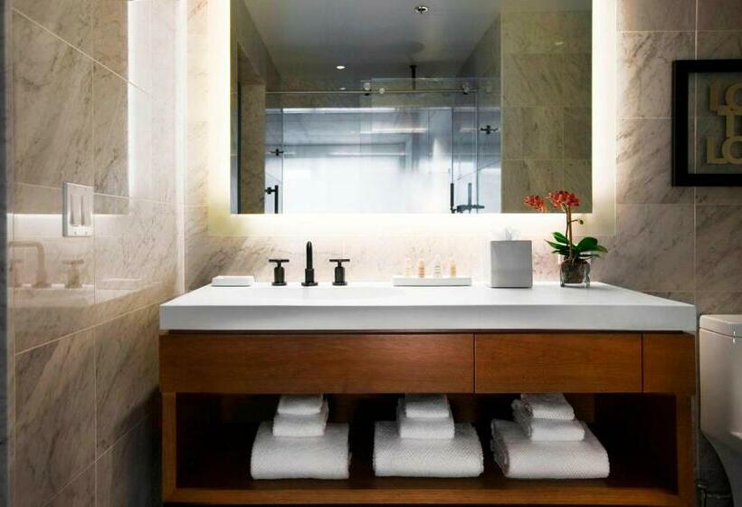 اتاق استاندارد با تخت بزرگ, Renaissance New York Midtown