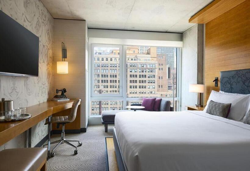 اتاق استاندارد با تخت بزرگ, Renaissance New York Midtown