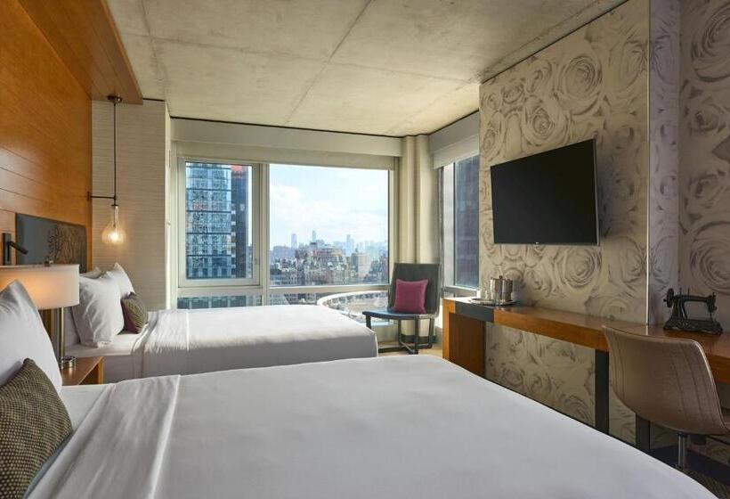 Standard Room Adapted for people with reduced mobility, Renaissance New York Midtown