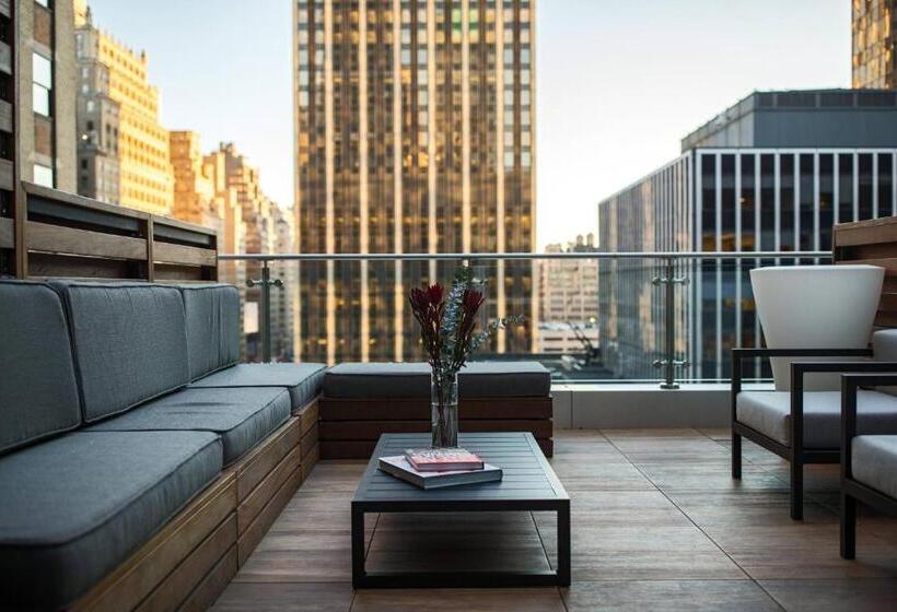 اتاق استاندارد با تخت بزرگ, Renaissance New York Midtown