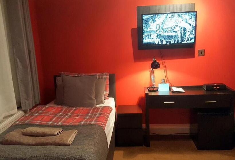 اتاق خانوادگی, Robin 7 Lodge City Centre