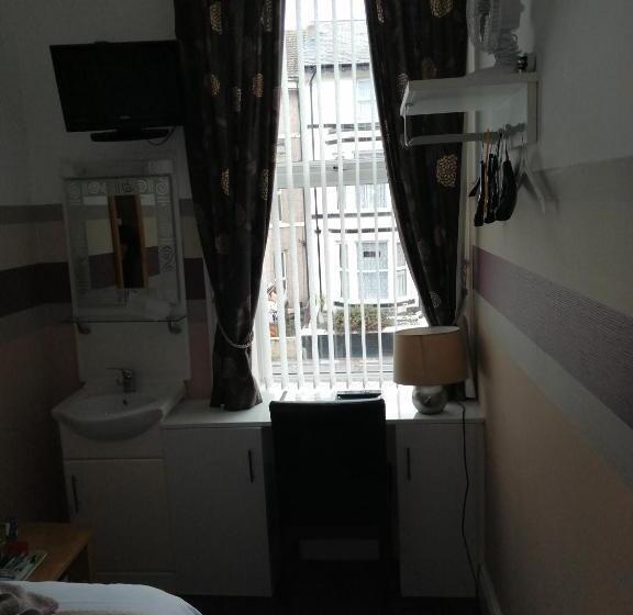 Standard Single Room Shared Bathroom, The Garnett