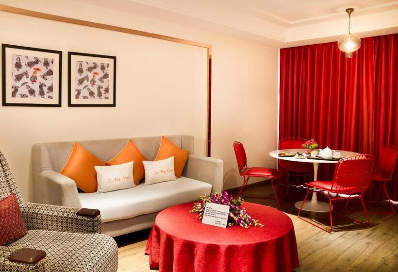 Люкс, Zone By The Park , Bani Park Jaipur