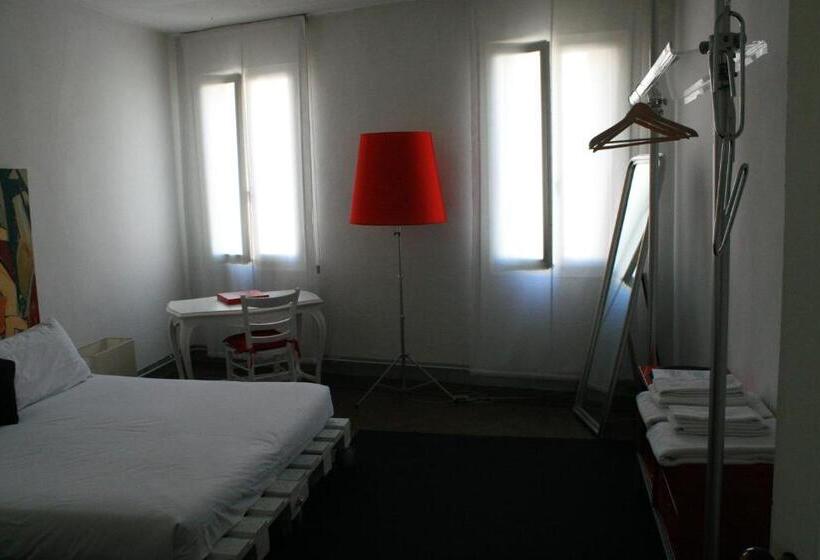 Chambre Triple Standard, 19 Borgo Cavour