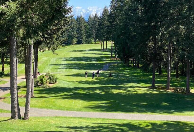 سوئیت با وان آب گرم, Crown Isle Resort & Golf Community