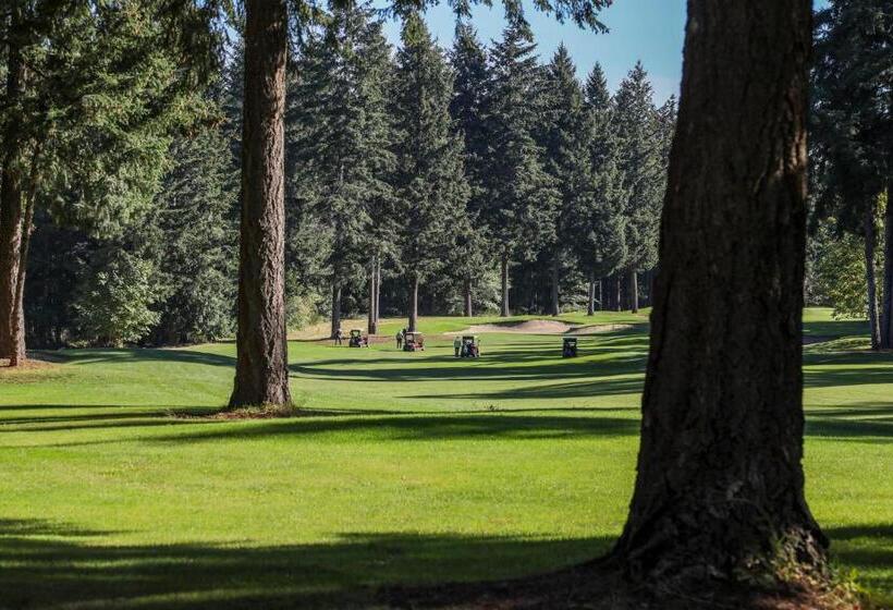سوئیت با وان آب گرم, Crown Isle Resort & Golf Community