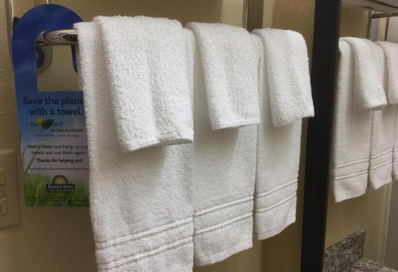 Deluxe Suite King Bed, Days Inn By Wyndham Hartsfield Jackson Atlanta Airport West