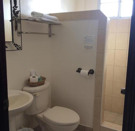 اتاق استاندارد, Easy Inn