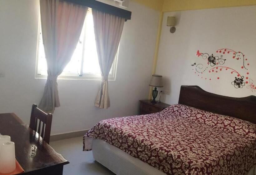 اتاق استاندارد, Easy Inn