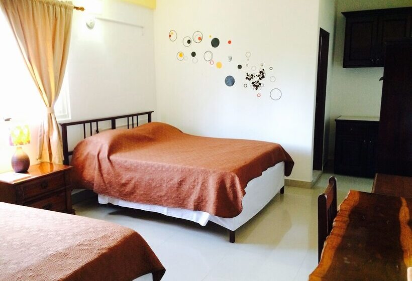 اتاق استاندارد, Easy Inn