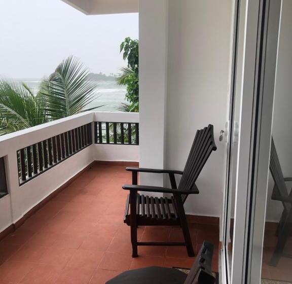 اتاق لوکس با چشم‌انداز دریا, La Veranda Di Serena