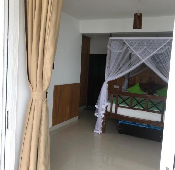 اتاق لوکس با چشم‌انداز دریا, La Veranda Di Serena