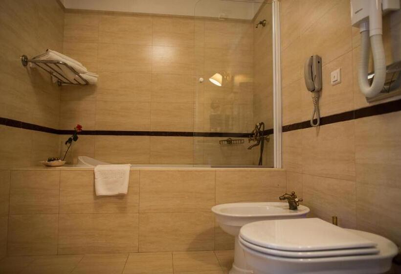 اتاق استاندارد, Snagov Club