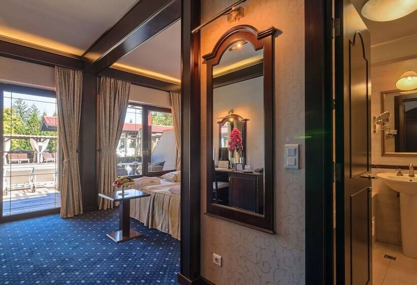 اتاق استاندارد, Snagov Club