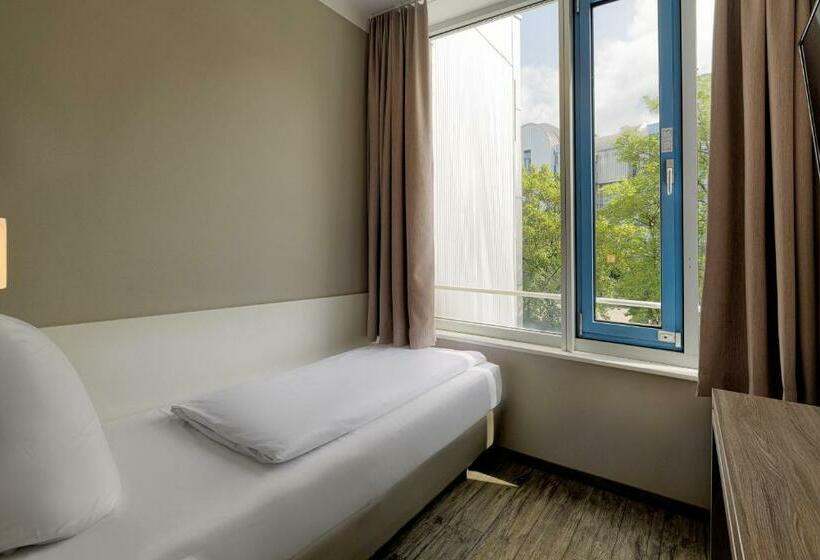 Standard Single Room, Tulip Inn Muenchen Messe