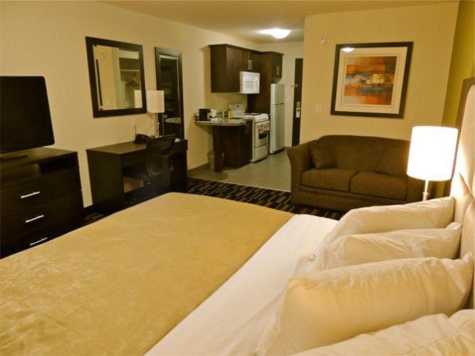 اتاق استاندارد با تخت بزرگ, Western Star Inn And Suites Carlyle