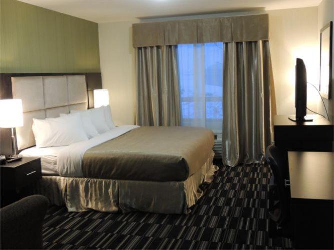 اتاق استاندارد با تخت بزرگ, Western Star Inn And Suites Carlyle